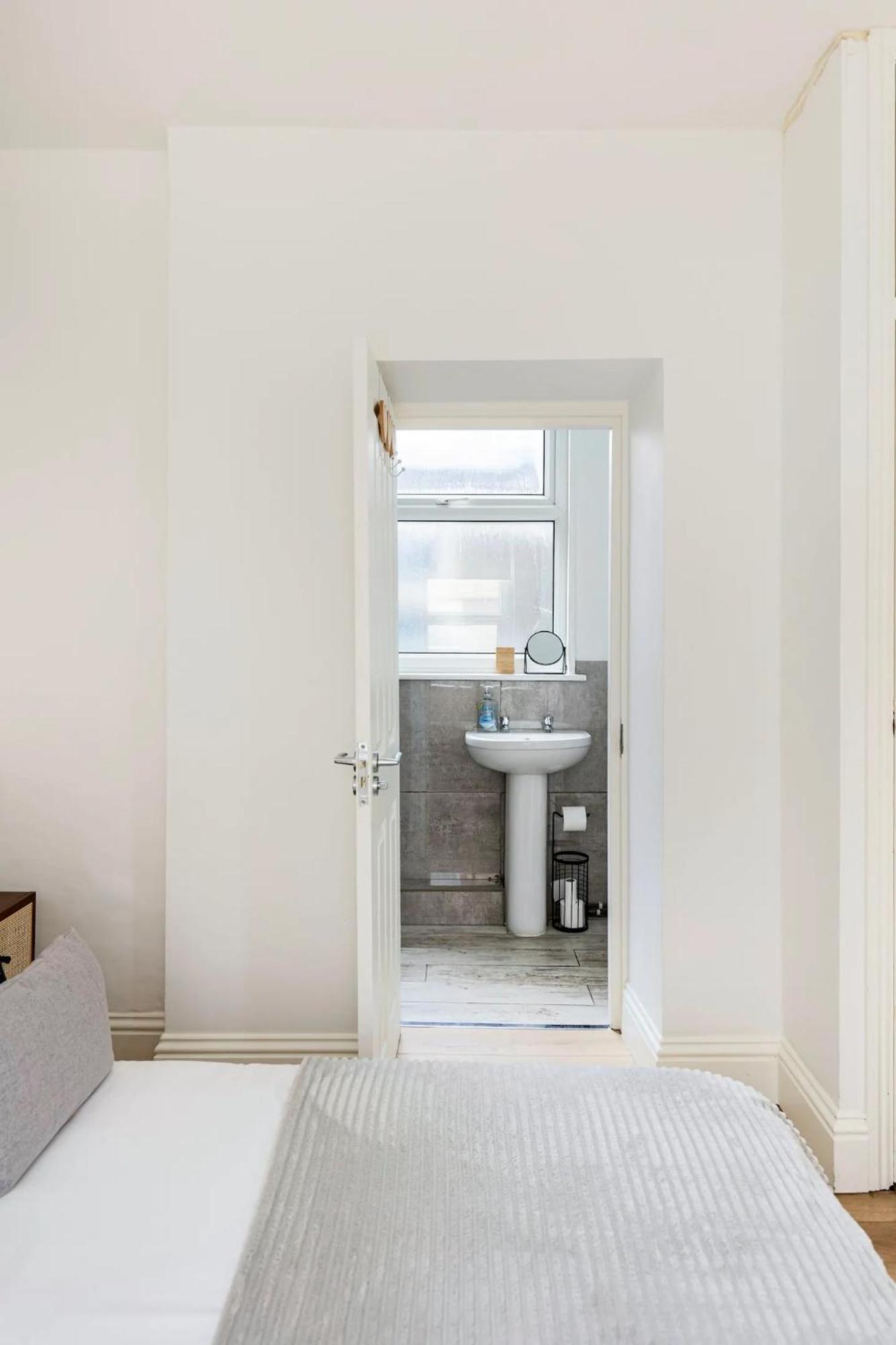Stylish One Bedroom Apartment In Greater Londres Exterior foto