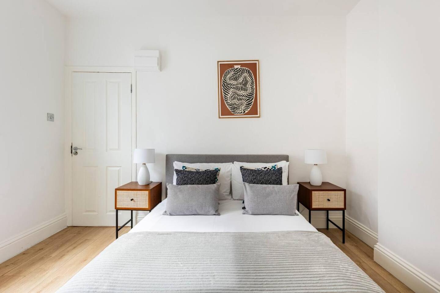 Stylish One Bedroom Apartment In Greater Londres Exterior foto